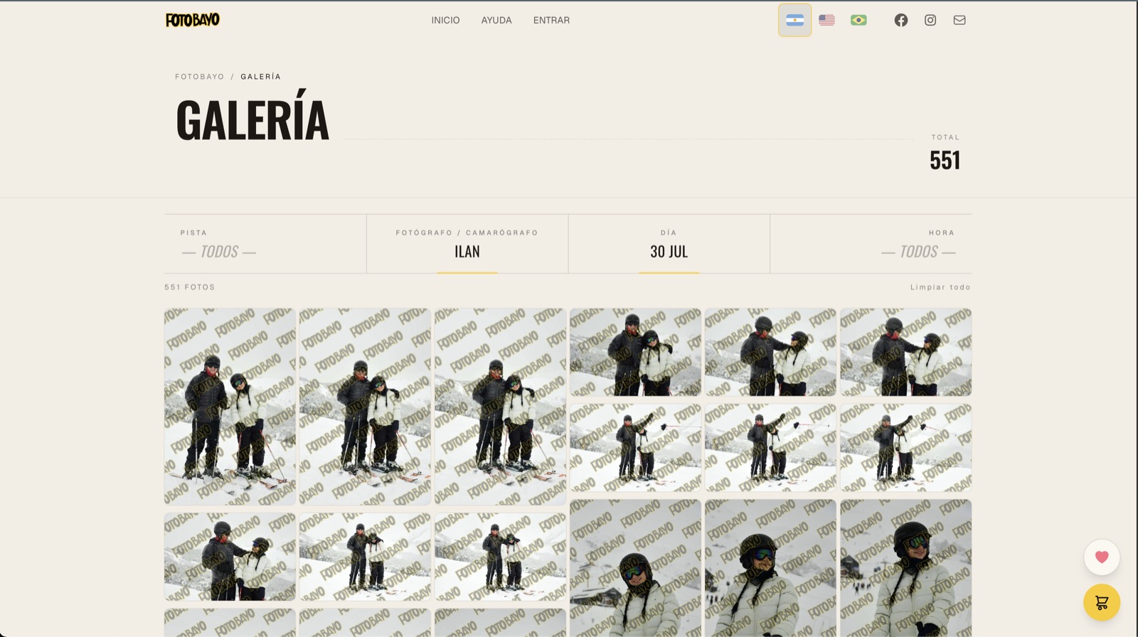 Foto Bayo gallery filtered by photographer and day, showing watermarked previews